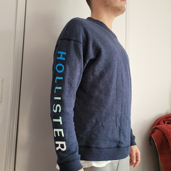 Hollister crew neck Small for men or women. - Picture 4 of 4